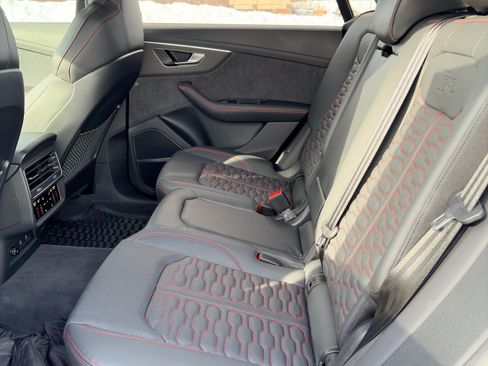 Used 2023 Audi RS Q8 image 11