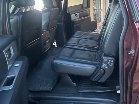 Used 2015 Ford Expedition EL XLT w/ Equipment Group 202A AWD/4WD image 8