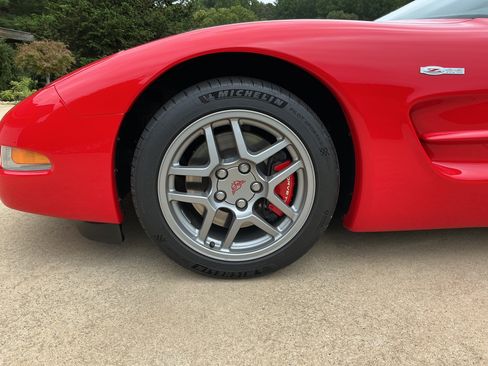 Used 2003 Chevrolet Corvette Z06 w/ Memory Package, 3 Drivers RWD image 13