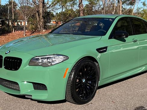 Used 2014 BMW M5 RWD image 1