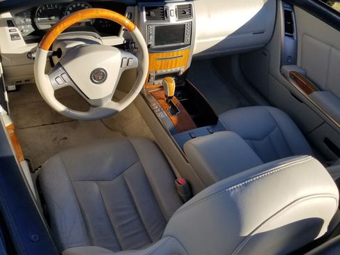 Used 2006 Cadillac XLR image 22