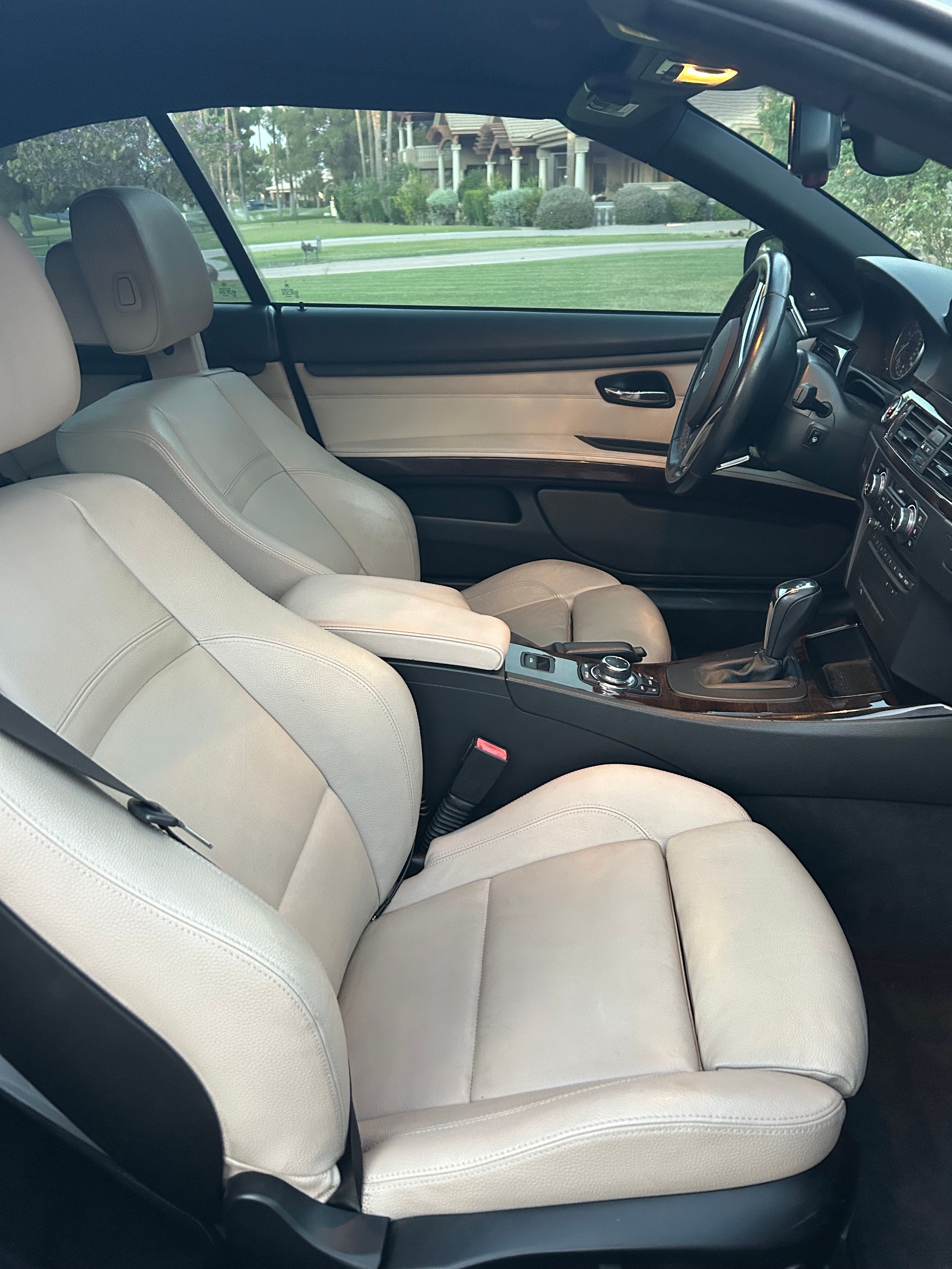 Used 2011 BMW 335i Convertible RWD image 9