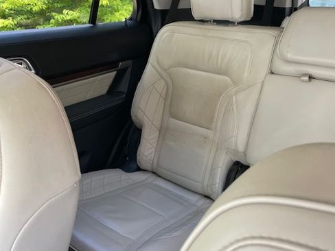 Used 2016 Ford Explorer Platinum AWD/4WD image 12