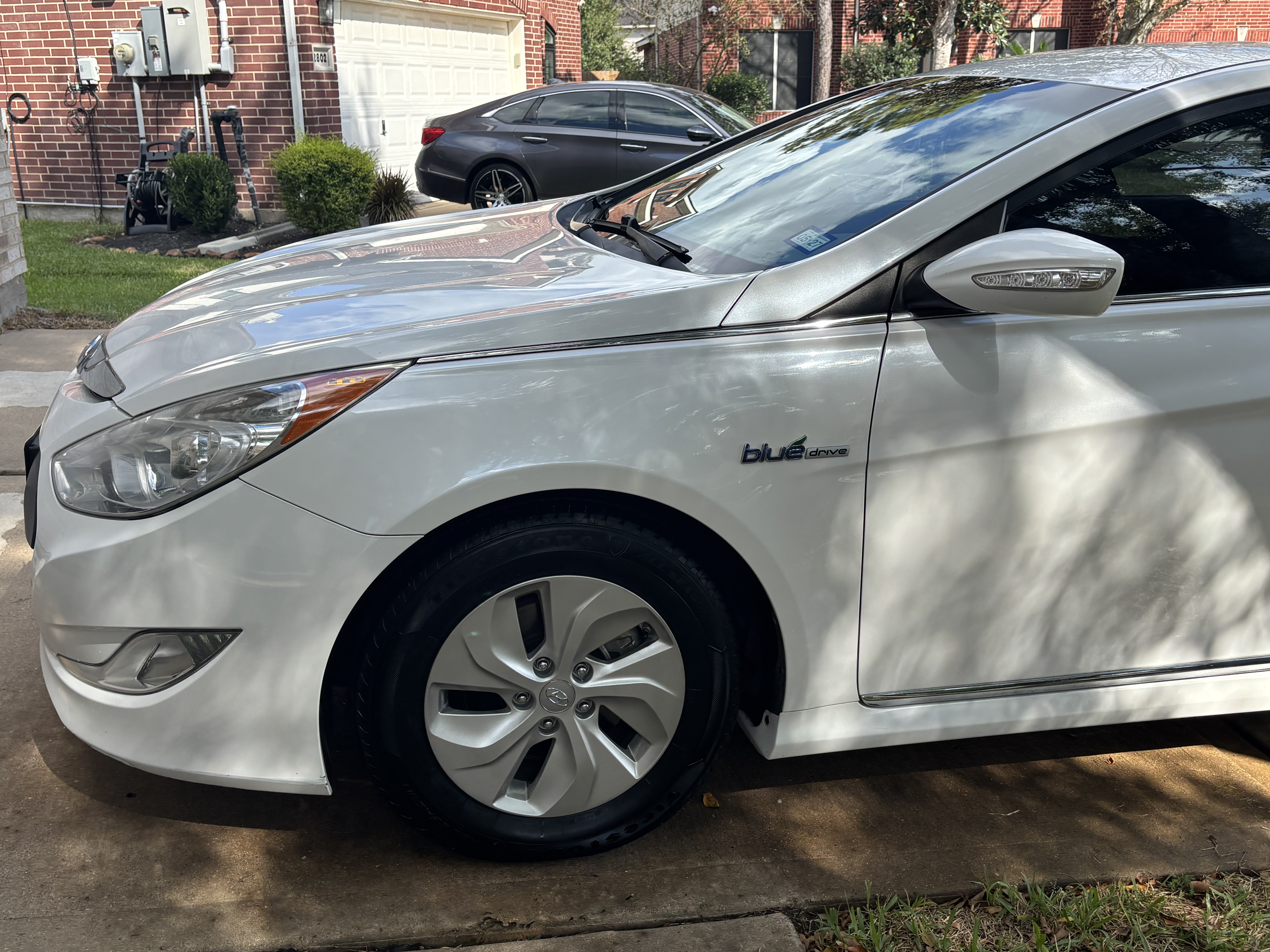 Used 2014 Hyundai Sonata Hybrid FWD image 1