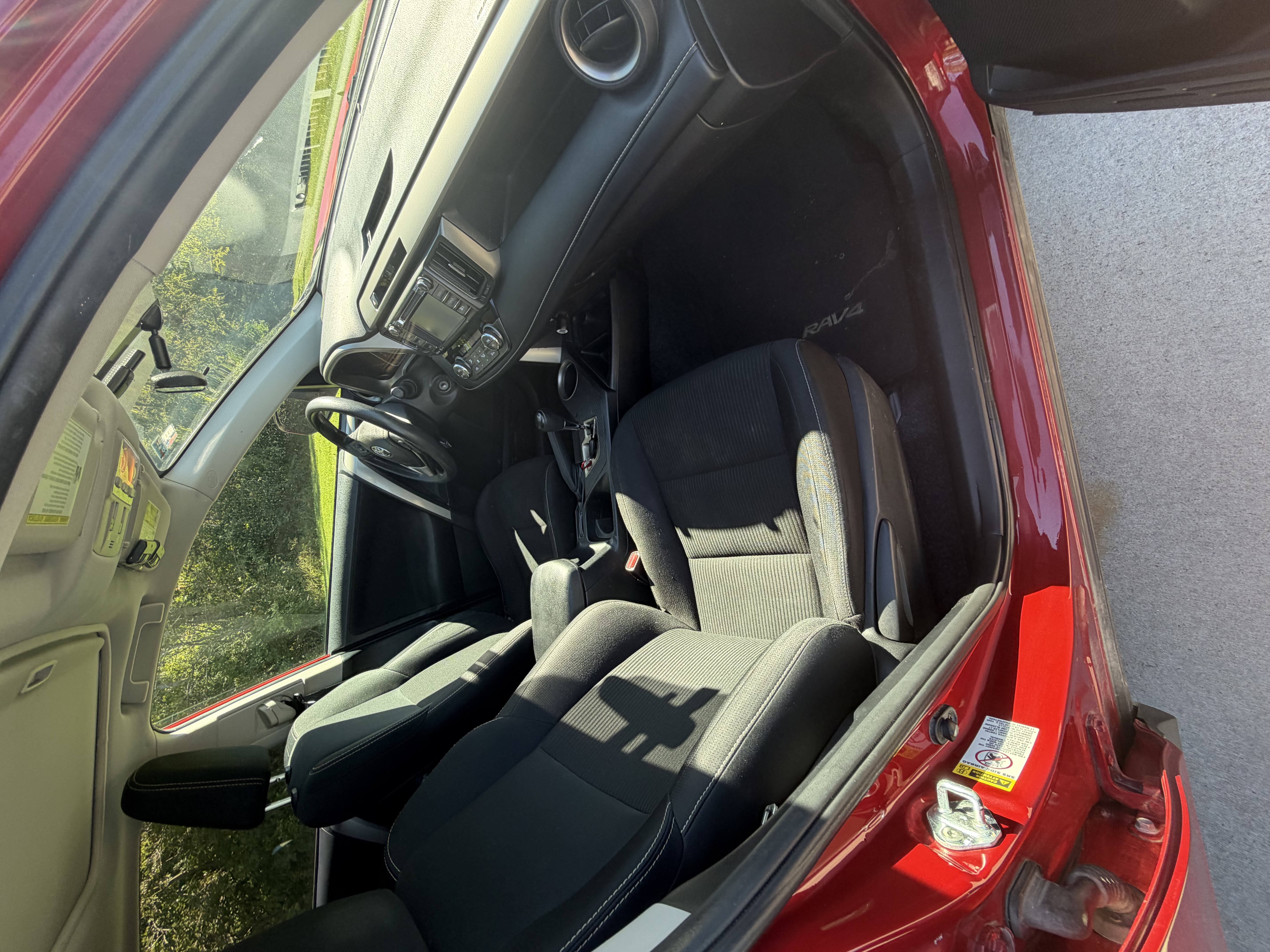 Used 2014 Toyota RAV4 XLE AWD/4WD image 11