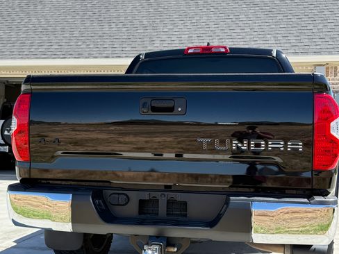 Used 2021 Toyota Tundra SR5 w/ SR5 Leather Package AWD/4WD image 5