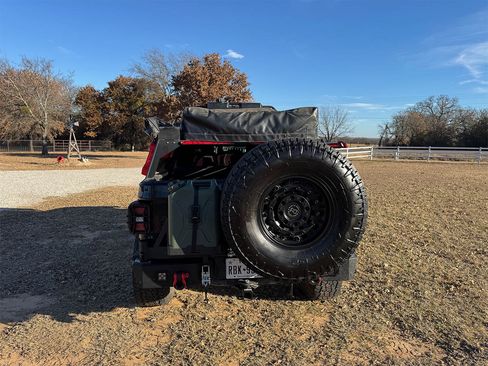 Used 2020 Jeep Gladiator Rubicon image 9