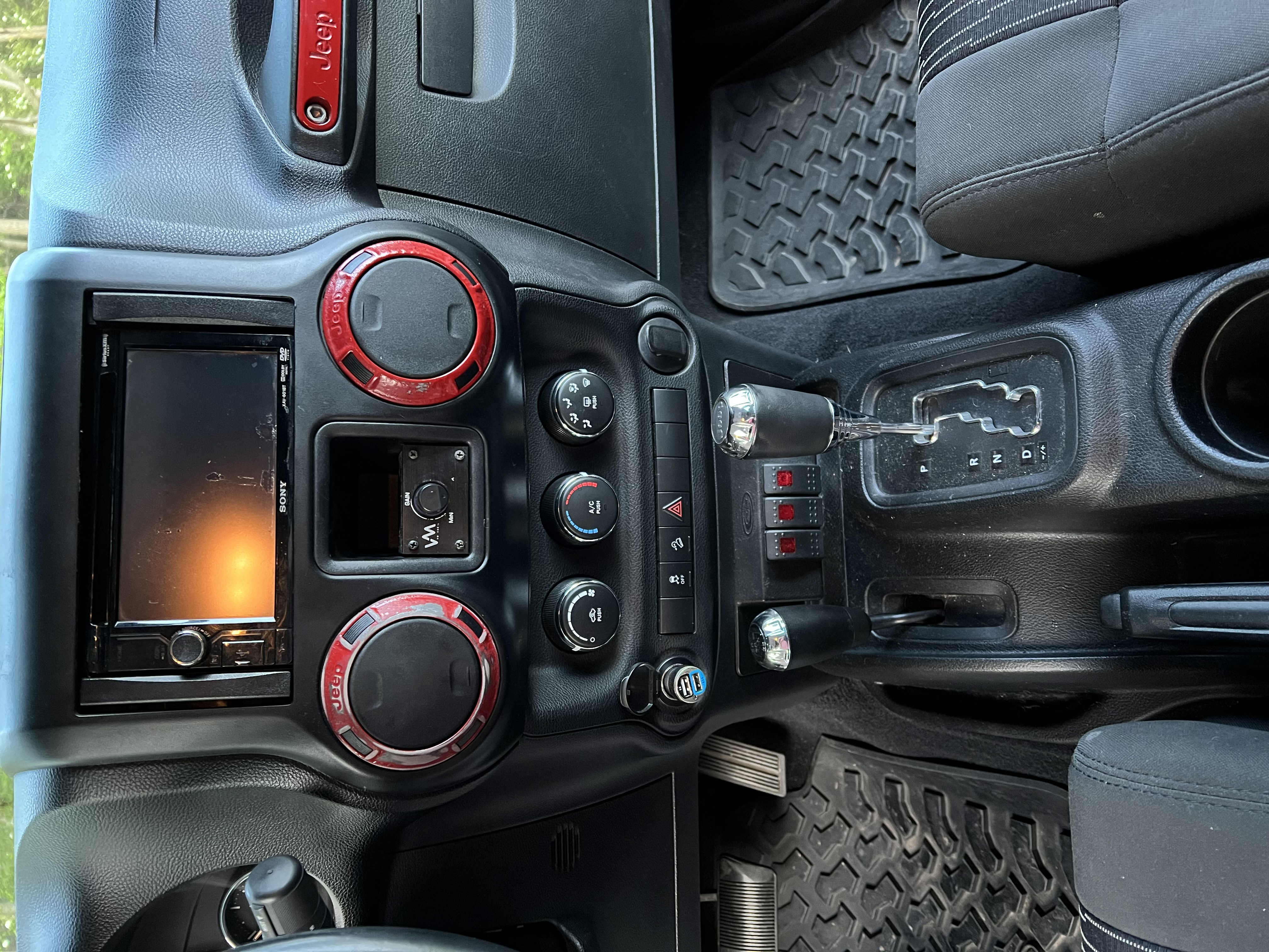 Used 2012 Jeep Wrangler Sport w/ Connectivity Group AWD/4WD image 8