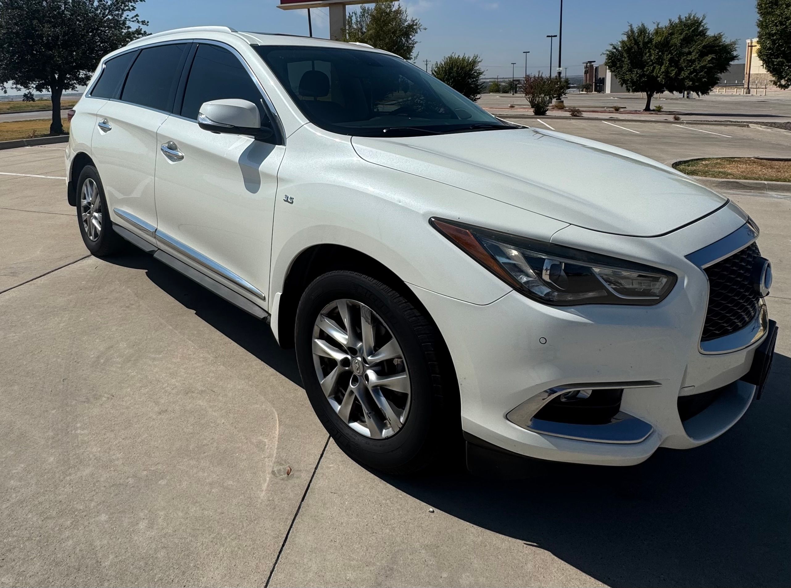 Used 2017 INFINITI QX60 FWD w/ Premium Plus Package image 1