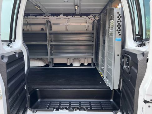 Used 2022 Chevrolet Express 2500 w/ Driver Convenience Package image 5