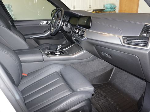 Used 2019 BMW X5 xDrive40i w/ Convenience Package AWD/4WD image 14