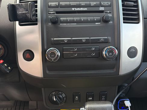 Used 2012 Nissan Xterra PRO-4X w/ Pro-4x Leather Pkg AWD/4WD image 12