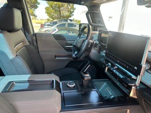 Used 2024 GMC Hummer EV 3X image 8
