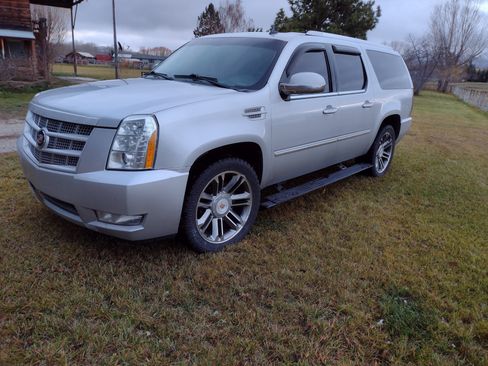 Used 2013 Cadillac Escalade ESV Premium image 1