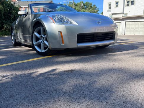 Used 2004 Nissan 350Z Touring RWD image 12