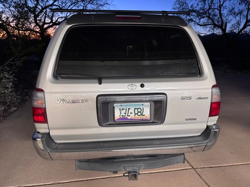 Used 2000 Toyota 4Runner SR5 image 5