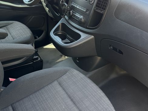 Used 2017 Mercedes-Benz Metris Van 2D image 12