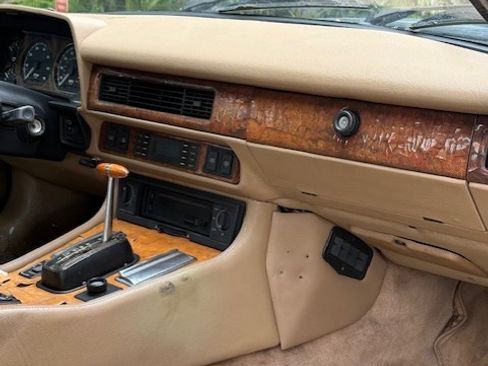 Used 1992 Jaguar XJS V12 Convertible image 11