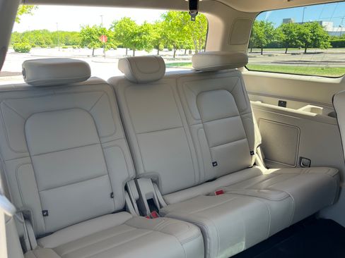 Used 2018 Lincoln Navigator Reserve w/ Technology Package AWD/4WD image 26