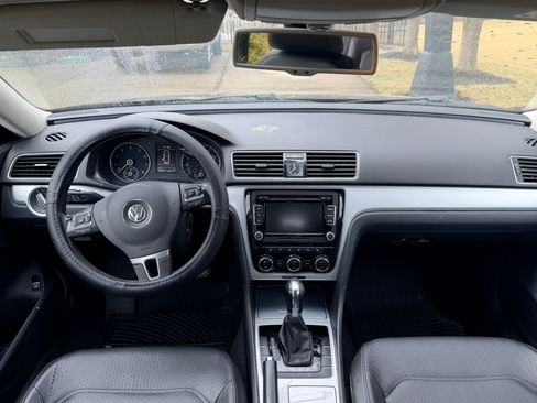 Used 2012 Volkswagen Passat 2.5 SE image 1