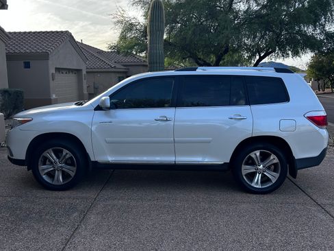 Used 2012 Toyota Highlander Limited image 1