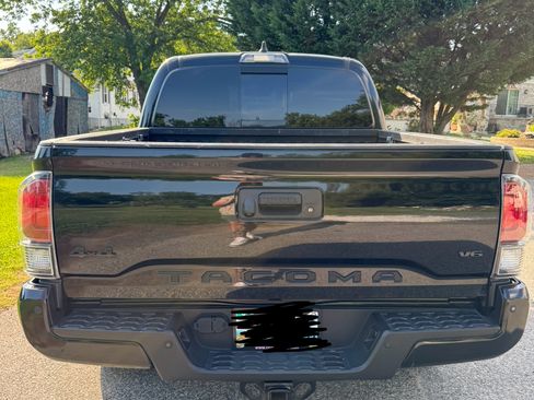 Used 2021 Toyota Tacoma Limited w/ Nightshade Package AWD/4WD image 5