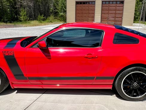 Used 2013 Ford Mustang Boss 302 w/ Boss 302 Accessory Pkg RWD image 2