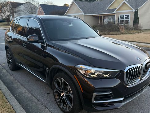 Used 2023 BMW X5 xDrive40i w/ Premium Package image 1