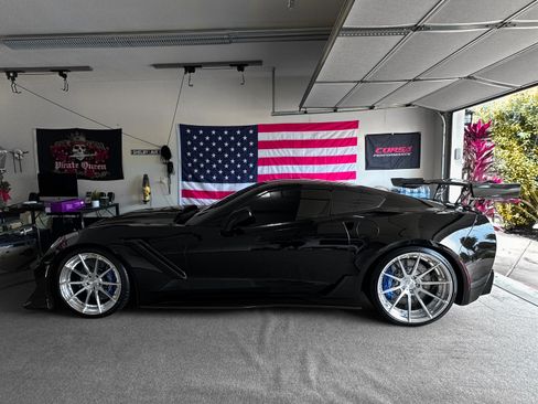 Used 2019 Chevrolet Corvette ZR1 RWD image 2