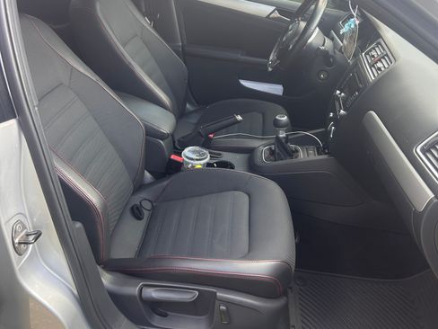 Used 2014 Volkswagen Jetta GLI image 9