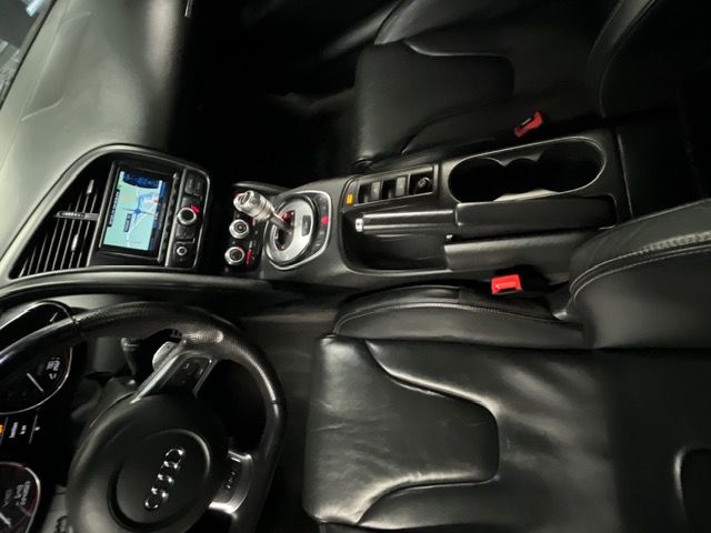 Used 2011 Audi R8 V10 AWD/4WD image 6