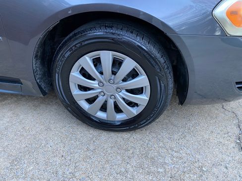 Used 2010 Chevrolet Impala LS image 6