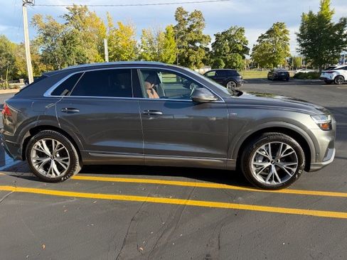 Used 2021 Audi Q8 Premium Plus w/ Premium Plus Package image 2