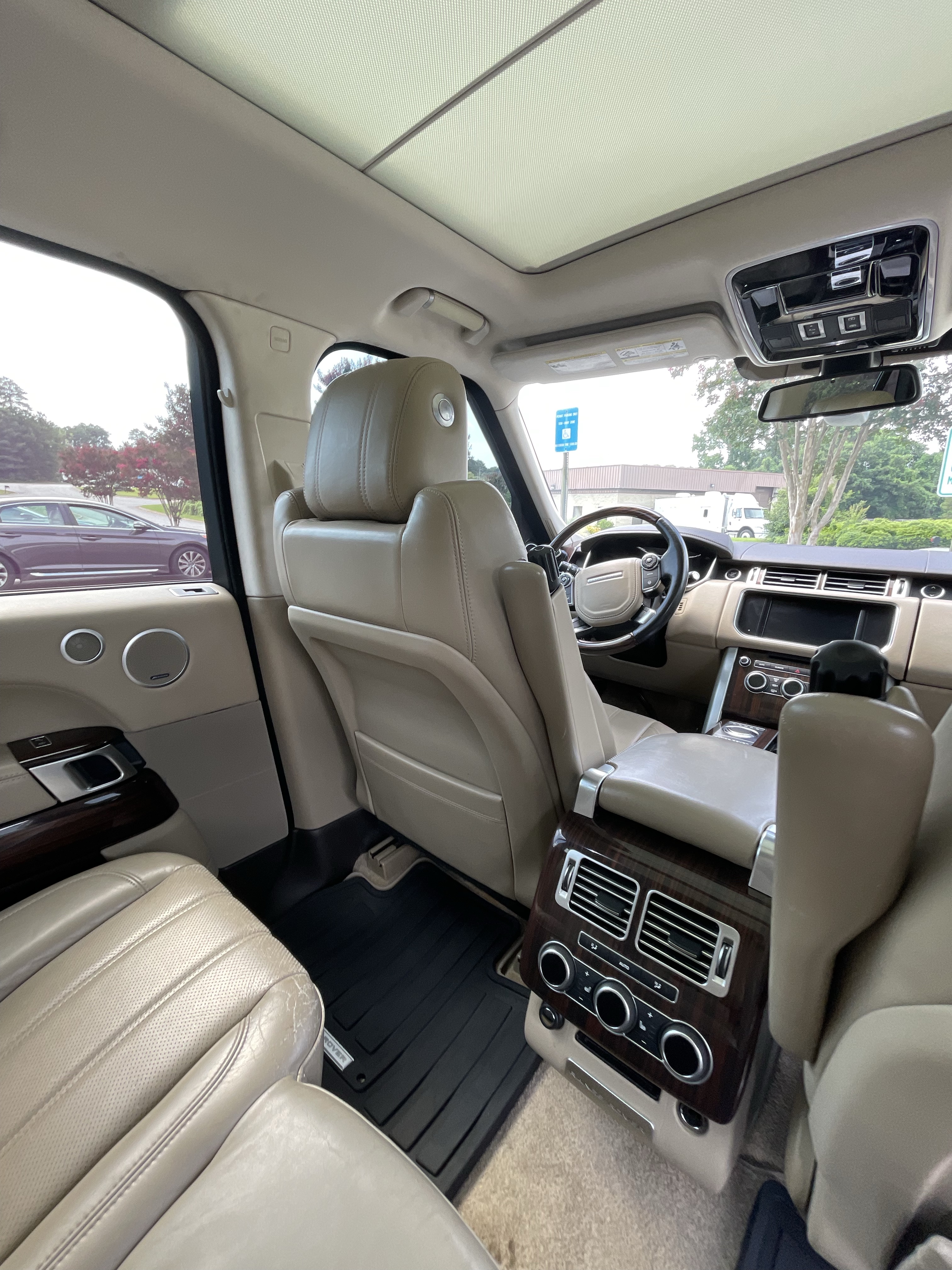 Used 2016 Land Rover Range Rover Supercharged AWD/4WD image 16
