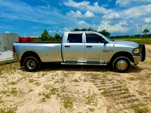Used 2016 RAM 3500 Tradesman w/ Chrome Appearance Group image 11