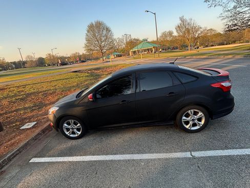 Used 2013 Ford Focus SE image 4