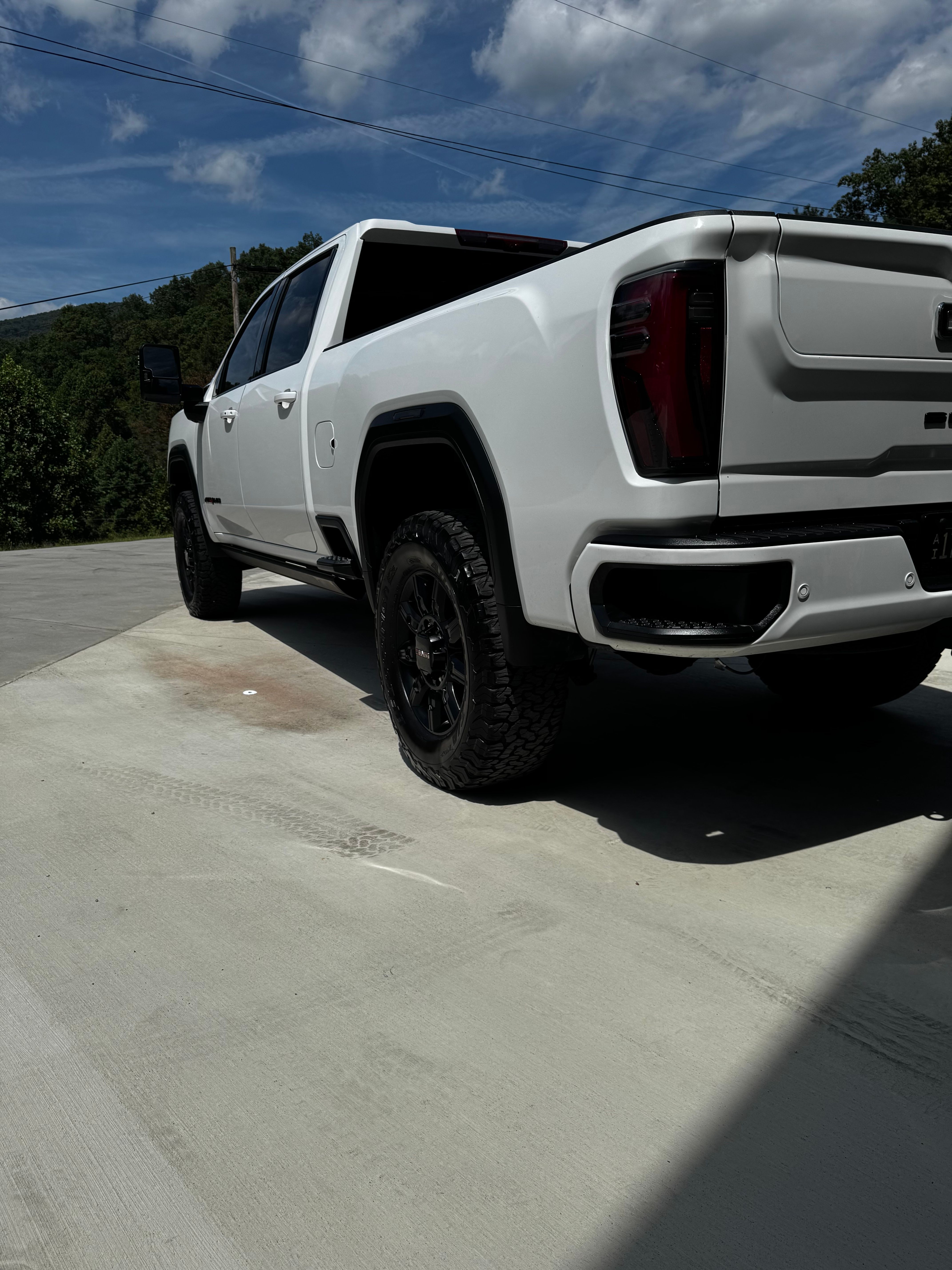 Used 2024 GMC Sierra 2500 AT4 w/ AT4 Premium Plus Package AWD/4WD image 21