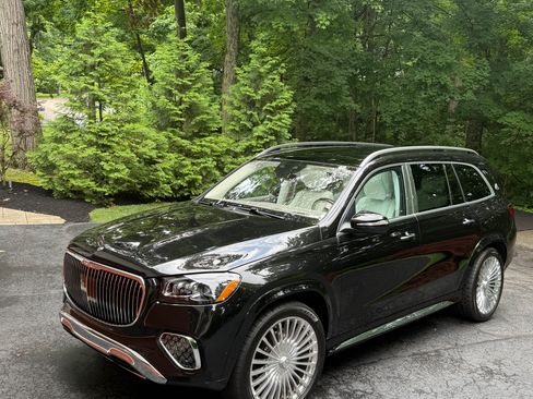 Used 2025 Mercedes-Benz Maybach GLS 600 4MATIC image 1