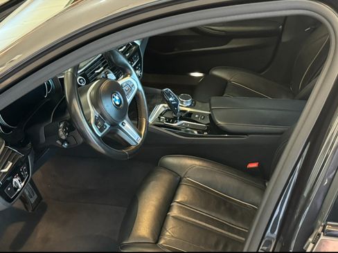Used 2018 BMW 540i xDrive w/ M Sport Package AWD/4WD image 9