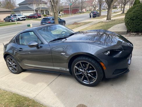 Used 2017 MAZDA MX-5 Miata RF Grand Touring image 2