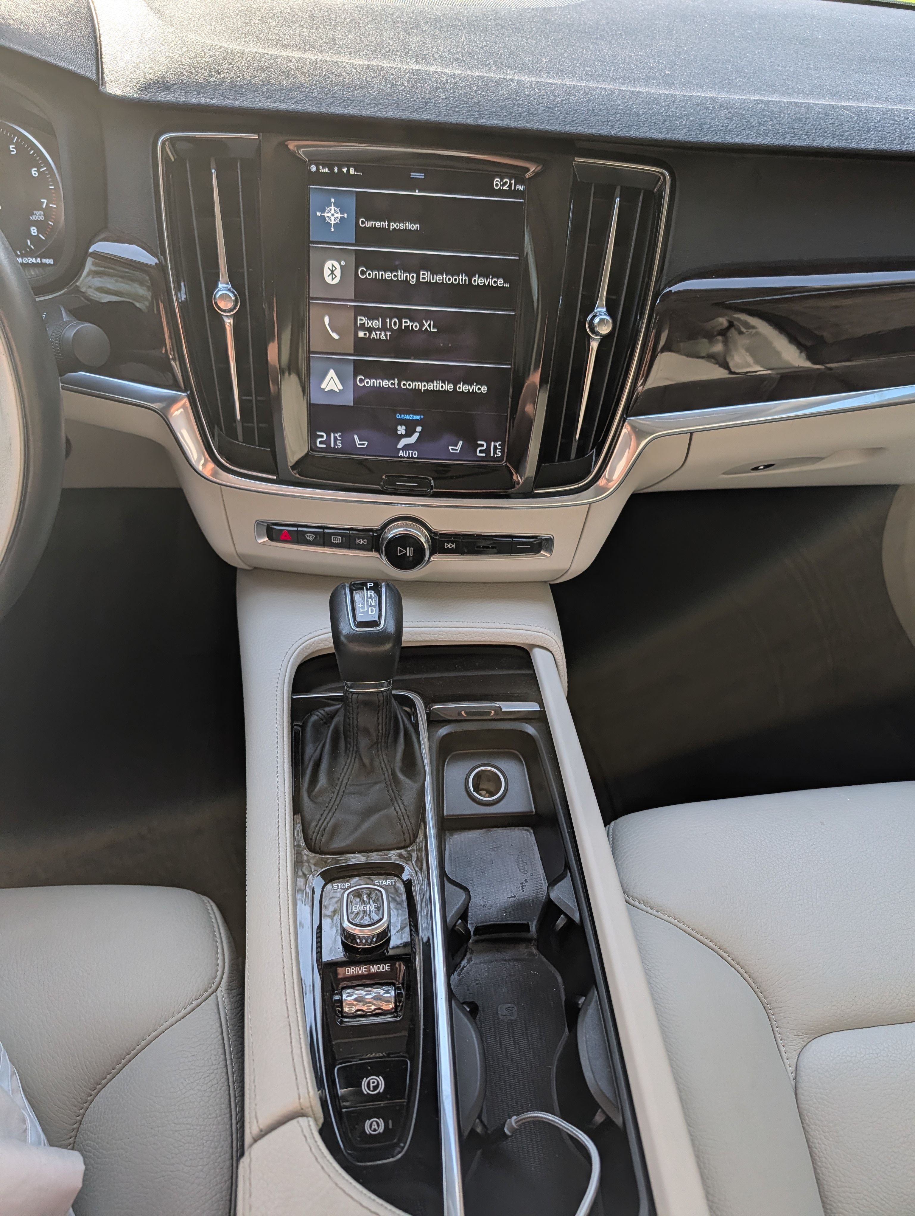 Used 2018 Volvo S90 T5 Momentum w/ Protection Package Premier FWD image 8