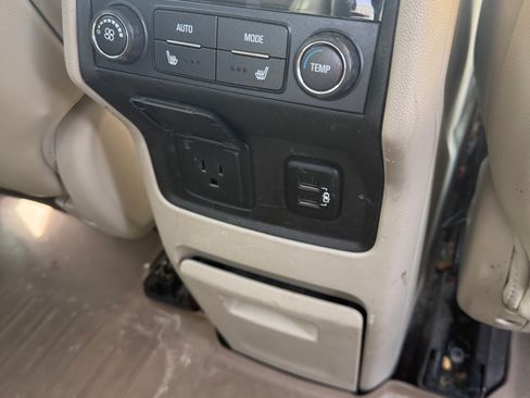 Used 2018 GMC Acadia Denali w/ Technology Package image 22