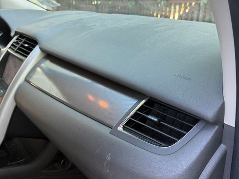 Used 2013 Ford Edge SEL FWD image 21