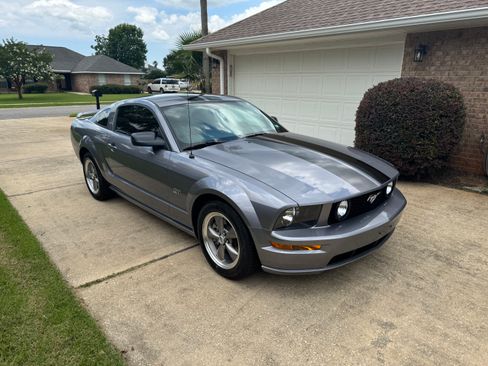 Used 2006 Ford Mustang GT Premium RWD image 8