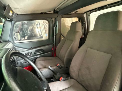 Used 2003 Jeep Wrangler X AWD/4WD image 6