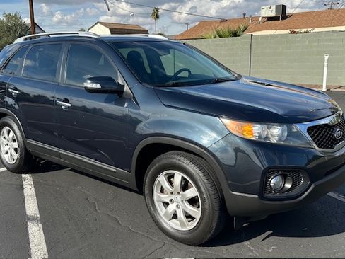 Used 2012 Kia Sorento LX w/ Convenience Pkg image 1