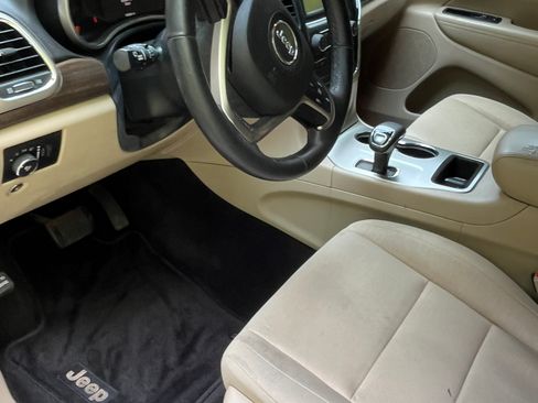 Used 2014 Jeep Grand Cherokee Laredo w/ Quick Order Package 23E RWD image 9