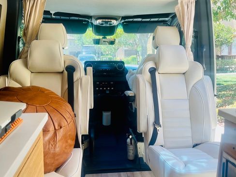 Used 2021 Mercedes-Benz Sprinter 2500 image 5
