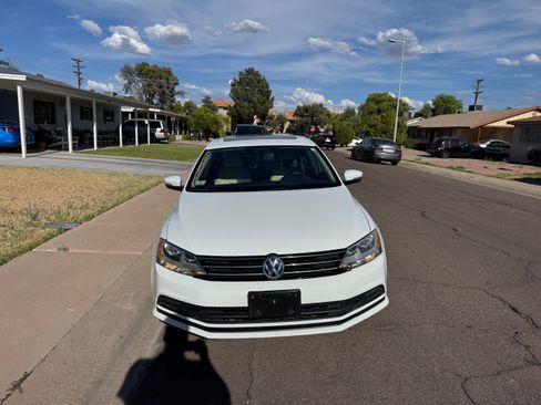 Used 2016 Volkswagen Jetta SE image 5