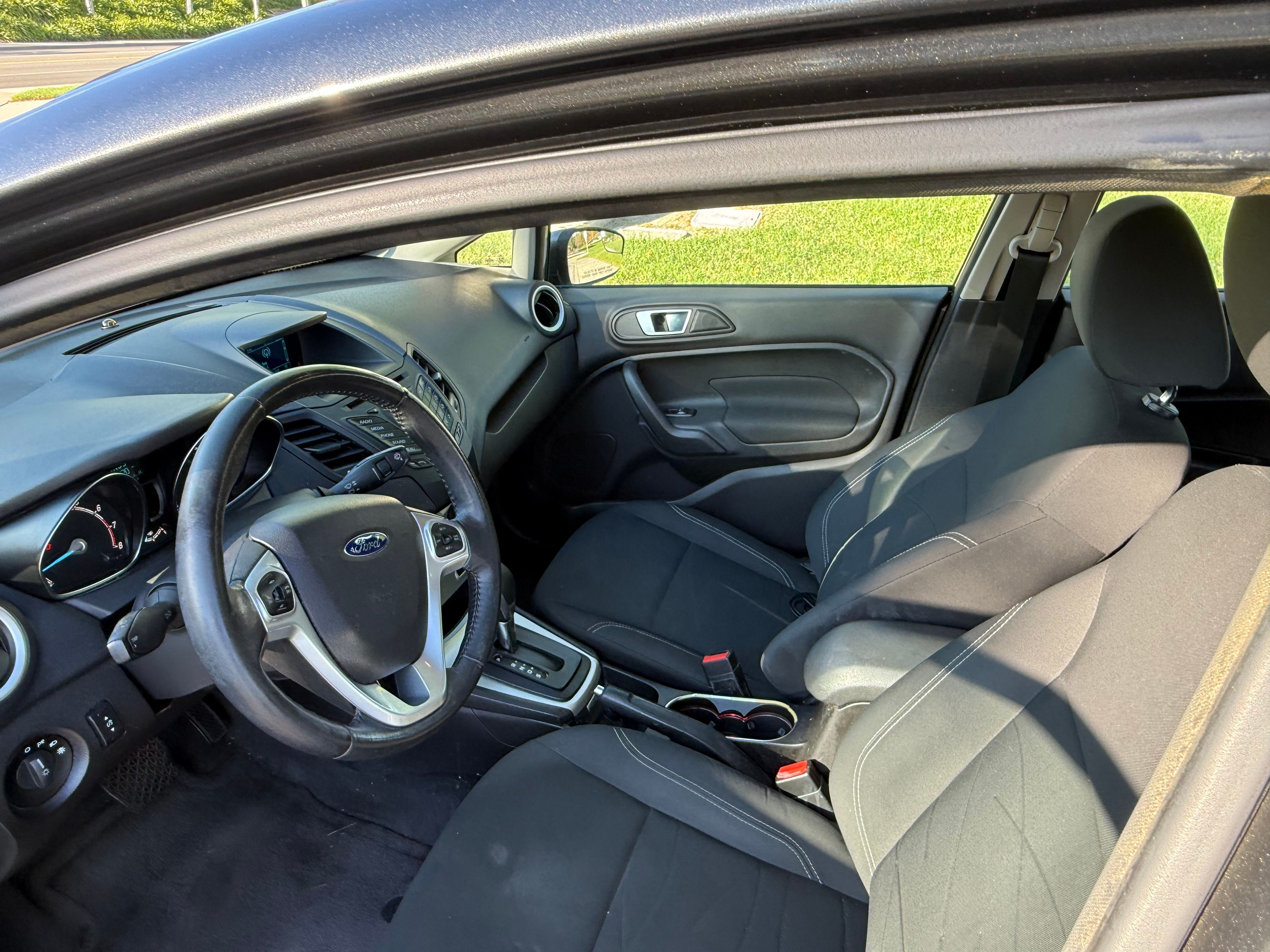 Used 2015 Ford Fiesta SE w/ Exterior Protection Package FWD image 14